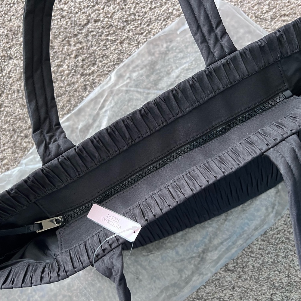 NEW Victoria’s Secret Weekender tote - Picture 5 of 7